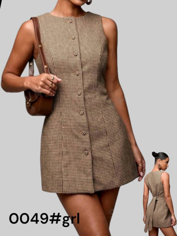Robe courte à encolure bateau